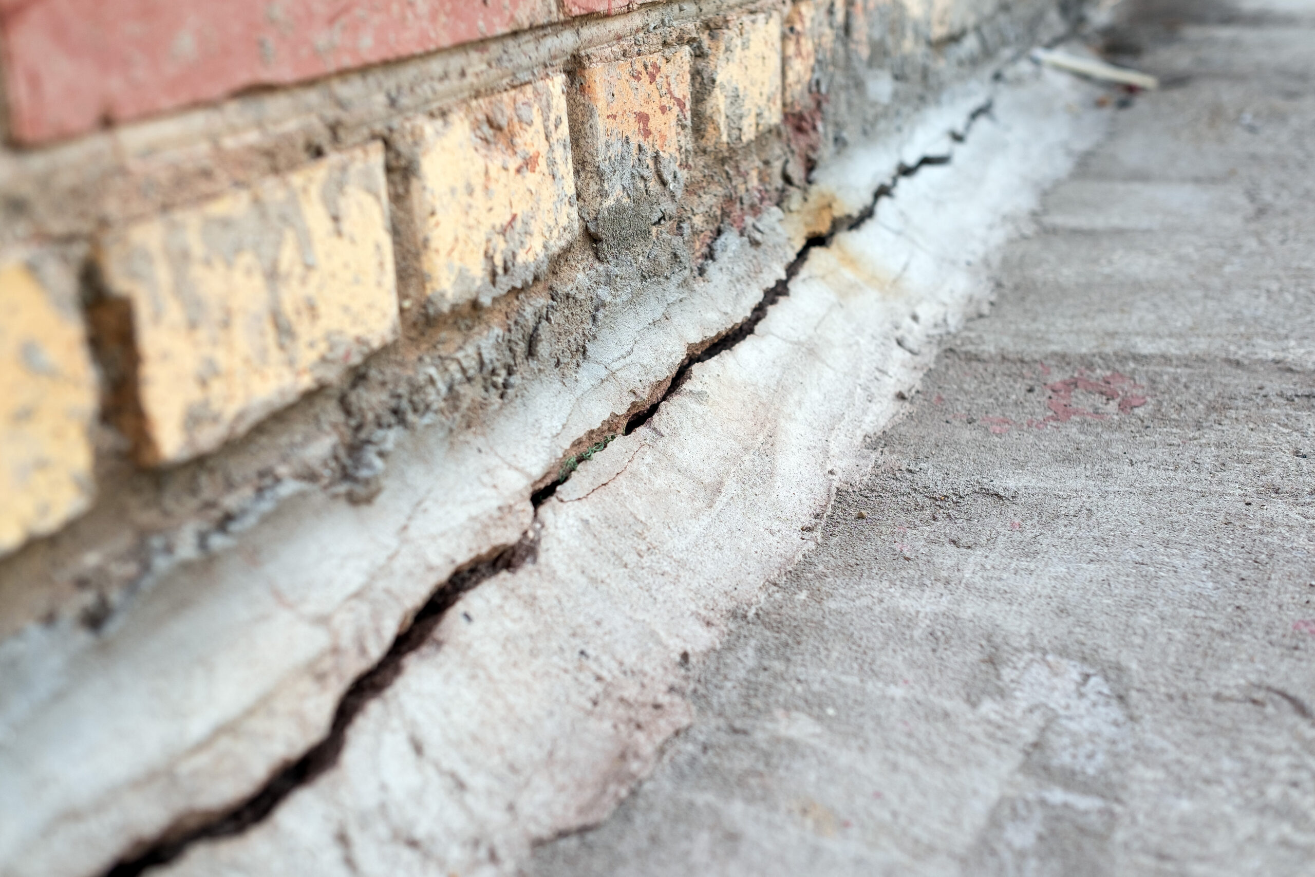 cracks in foundation